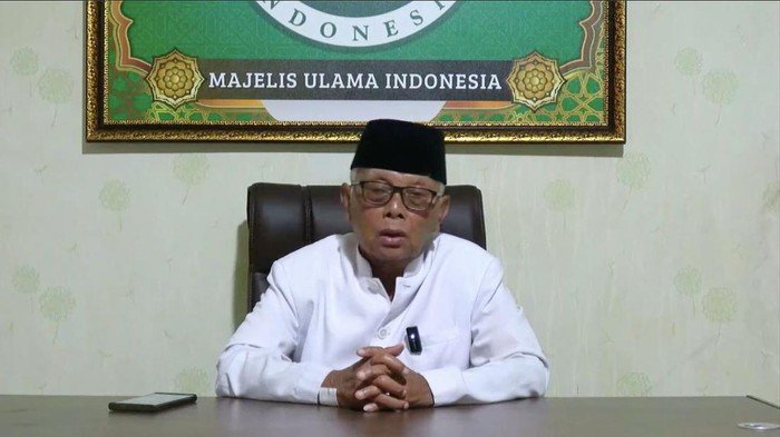 Berita Polisi Com : Ketum Majelis Ulama Indonesia (MUI) Dukung Polri di Bawah Presiden